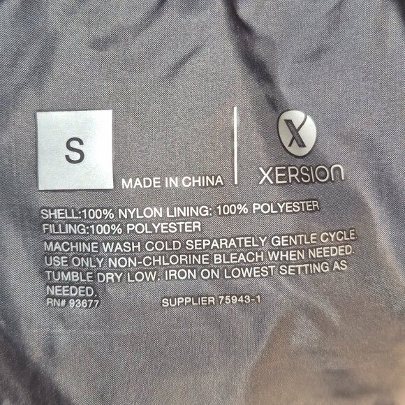 XERSION Puffer style jacket, Grey, lined in size small - Picture 14 of 14